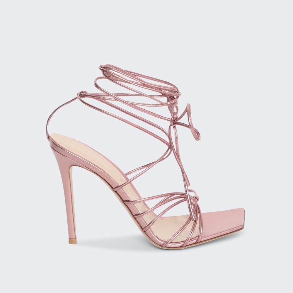 Gianvito Rossi Sylvie Heels (runs small)